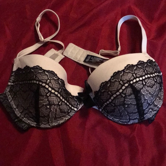 Never worn black and white bra. - Picture 3 of 6